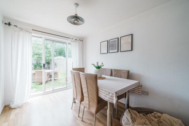 Howard Close, Lee-on-the-Solent, Hampshire, PO13 photo 4