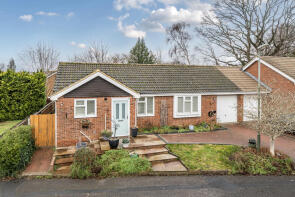 12 Glorren, High Ridge, Godalming GU7 1YE