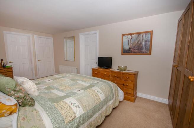 MAster bedroom pic 2.jpg