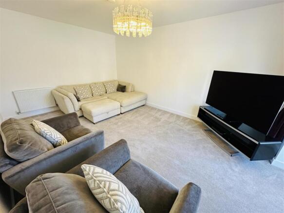 4 bed Detached for sale Image 7