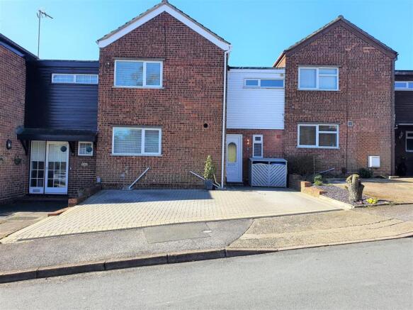 4 Chatsworth Crescent front.jpg