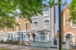 126, Drayton Park, London N5 1LX