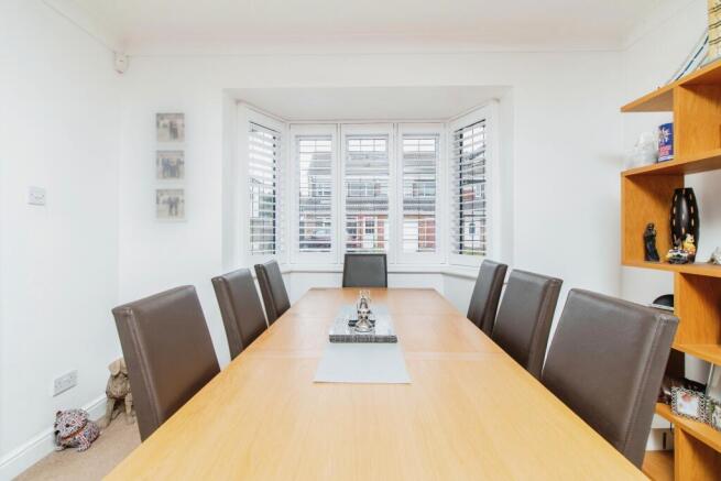 Lounge/Dining Room