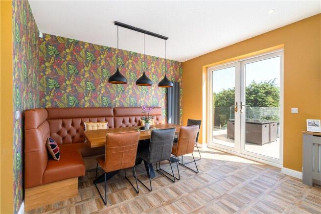 4 bed Detached for sale Image 12