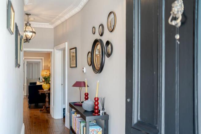 3 bed Apartment for sale Image 6