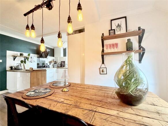 4 bed Semi-Detached for sale Image 10