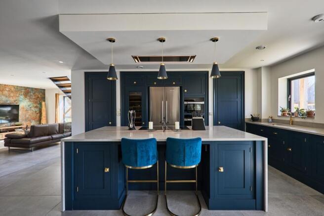 Breakfast/Kitchen/Dining