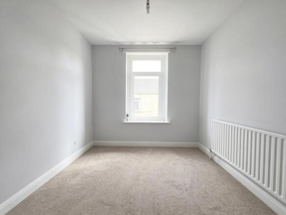 2 bed Terraced to rent Image 7