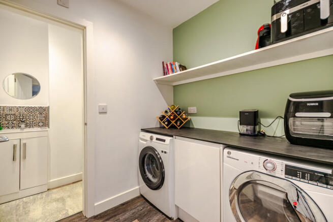 3 bed Semi-Detached for sale Image 11