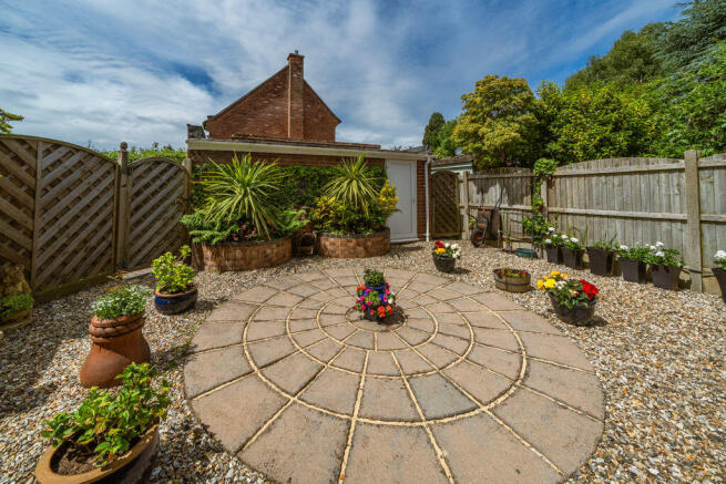COURTYARD GARDEN