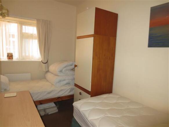 BEDROOM 2