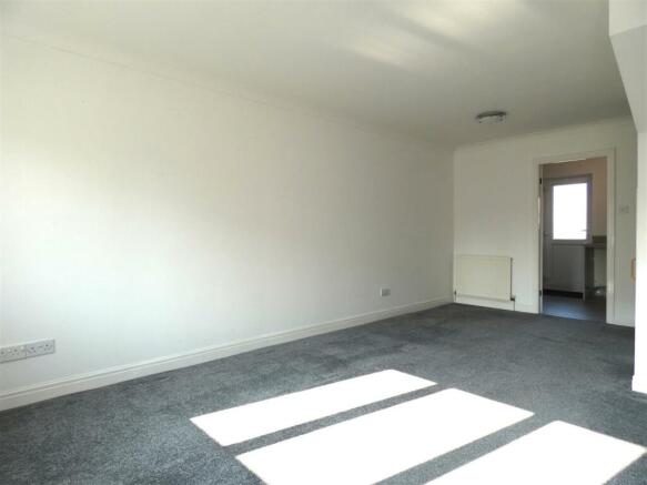 sitting room new1.JPG