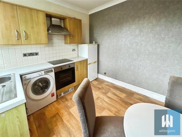 3 bed Terraced to rent Image 8