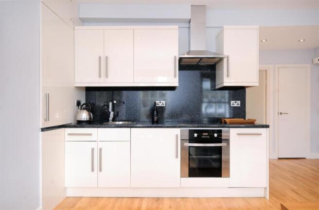Kitchen 2.jpg