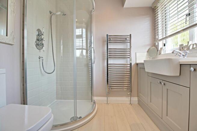 Ensuite to Bed 1