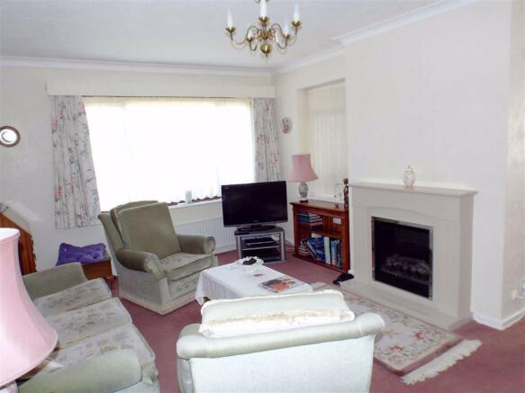 LOUNGE: