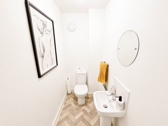 4 bed Detached for sale Image 5