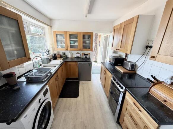 3 bed Semi-Detached for sale Image 7