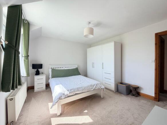 3 bed Semi-Detached for sale Image 9
