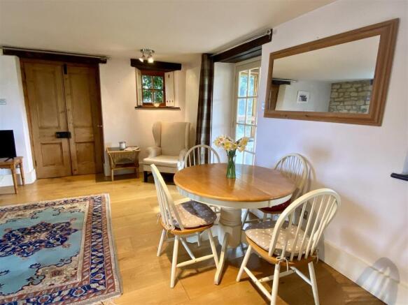 Dining Area.JPG