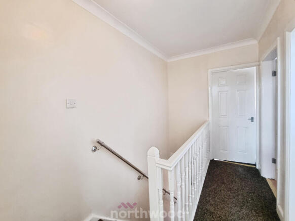 3 bed Terraced to rent Image 7