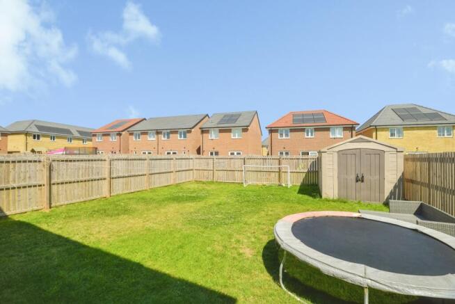 4 bed Detached for sale Image 8