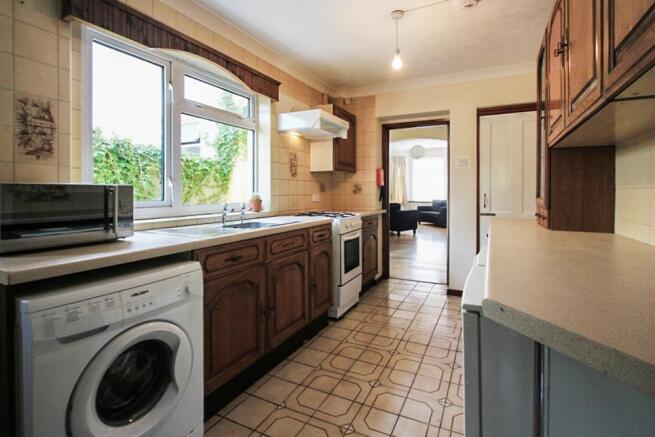 Kitchen2.jpg