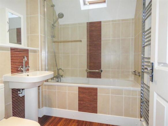 Bathroom.JPG