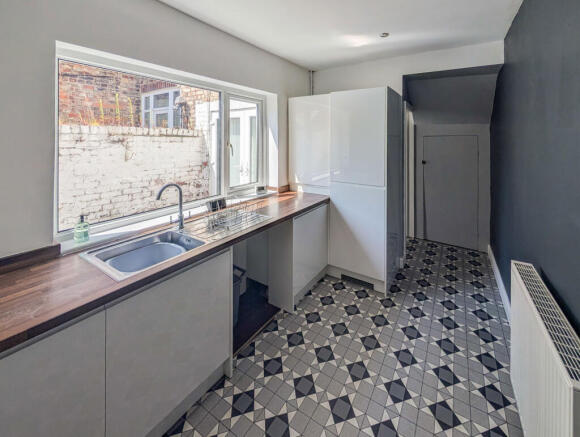 3 bed Terraced for sale Image 5