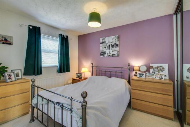 4 bed Detached for sale Image 7