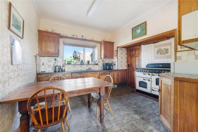7 bed Semi-Detached for sale Image 6