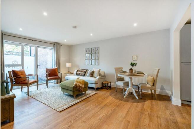 Show Apartment