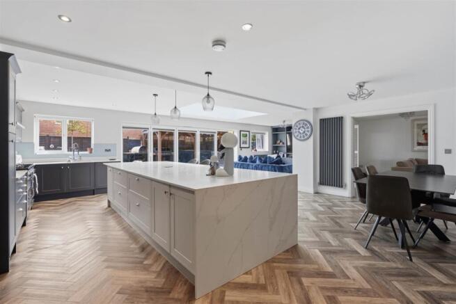 Kitchen / Living Area