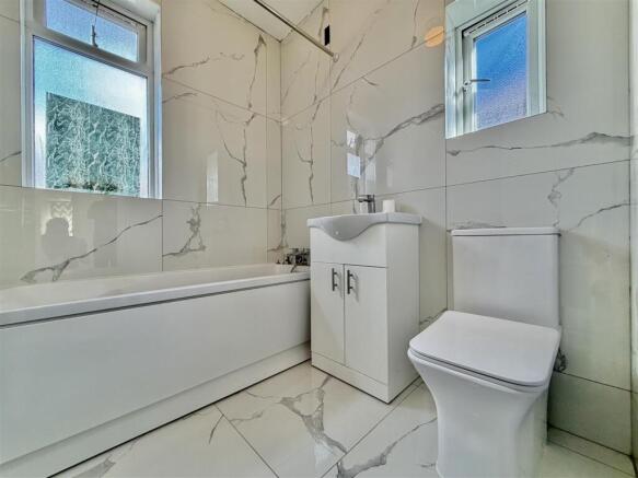Family Bathroom/ WC