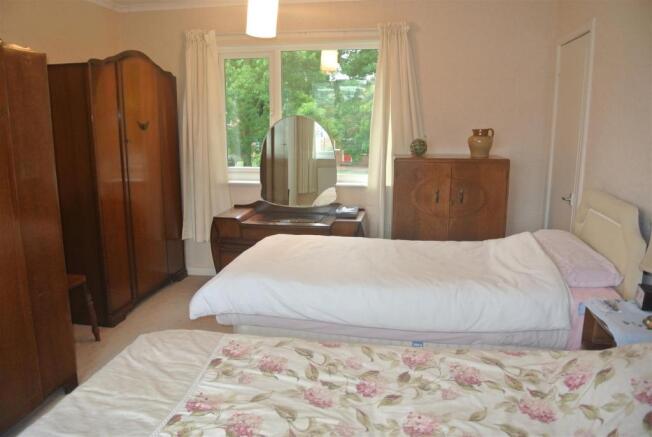 StLaurence32Bed.JPG