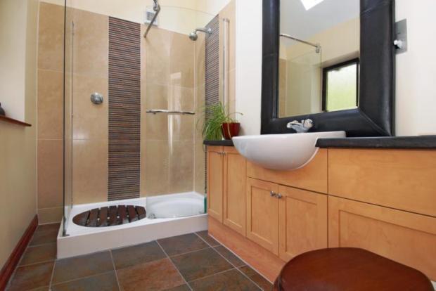 Ensuite