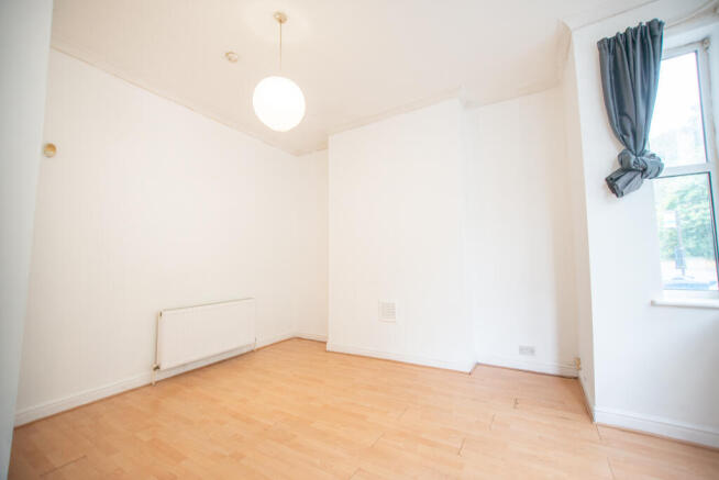 1 bed Flat to rent Image 3