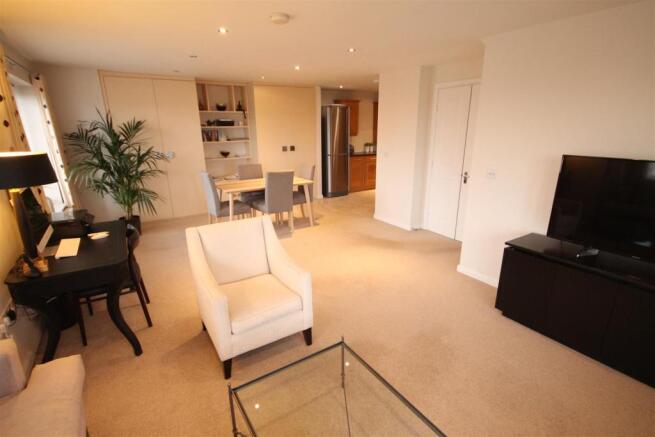 Further Open Plan Living and Dining Room Image