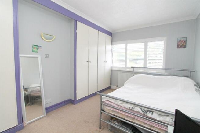 bed 2.jpg
