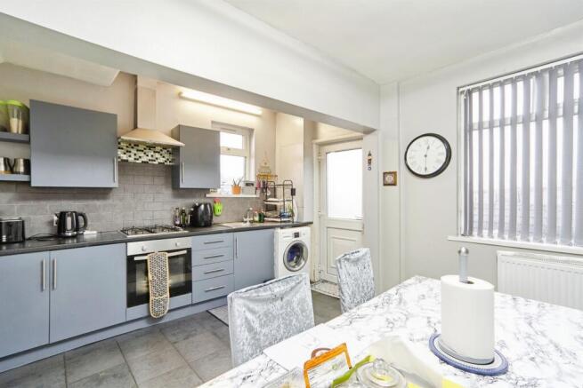 3 bed Semi-Detached for sale Image 7