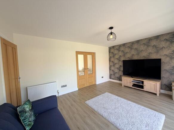 4 bed Semi-Detached for sale Image 4