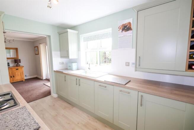 3 bed Detached Bungalow for sale Image 10
