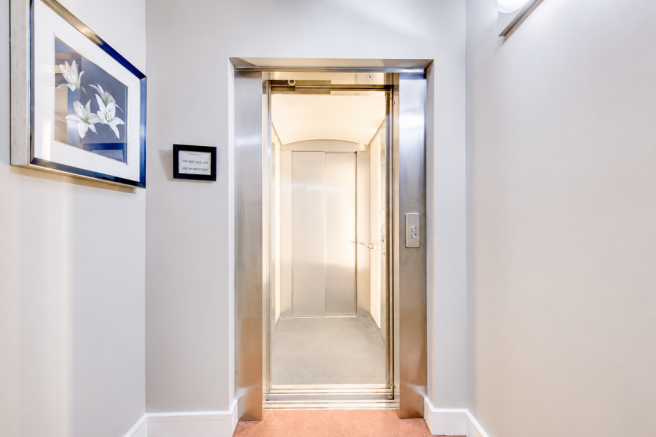2 bed Flat for sale Image 8