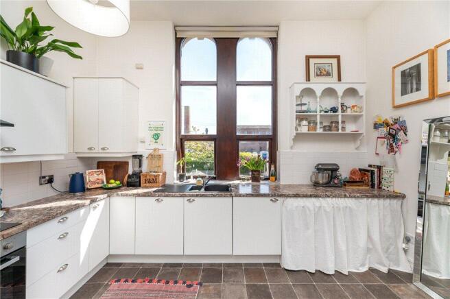 2 bed Apartment for sale Image 7