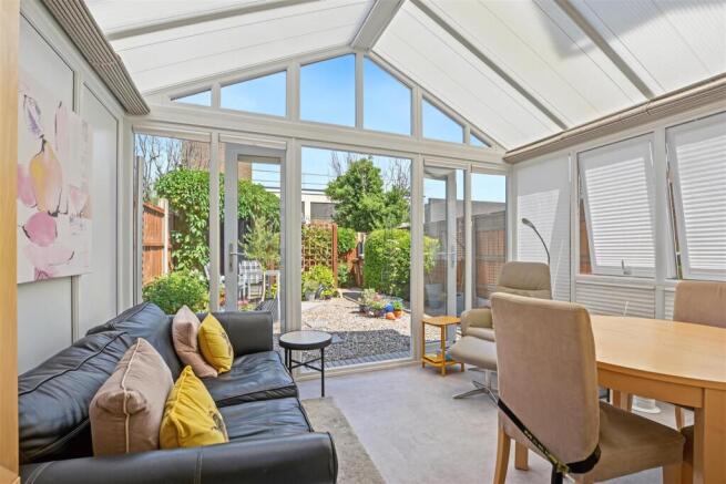 Sunroom_2.jpeg