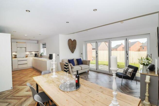 OPEN PLAN LIVING KITCHEN FAMILY ROOM