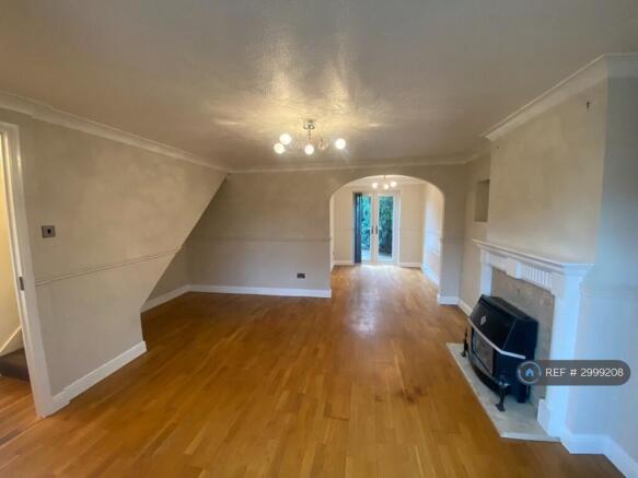 3 bed Semi-Detached to rent Image 4