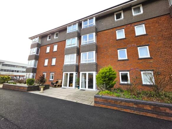 1 bed Flat for sale Image 12