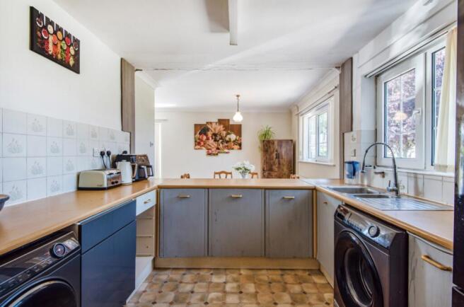 1329637-8-688362bea1a99