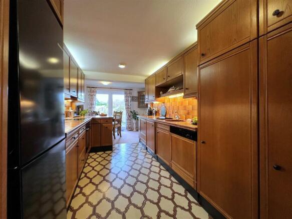 kitchen diner.jpg